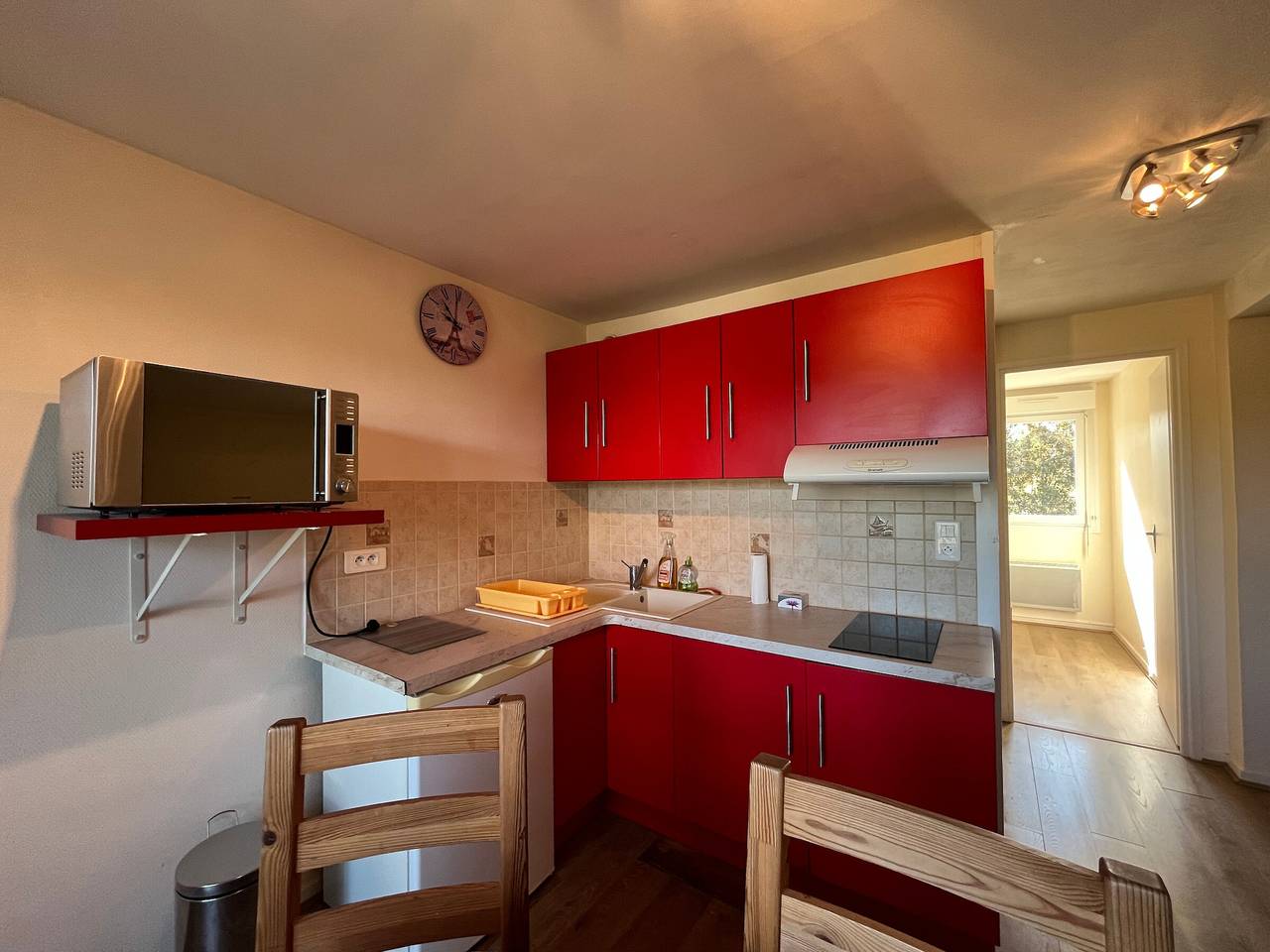 Ganze Wohnung, T2 mit Terrasse und Wi-Fi, nahe Thermes du Connétable in La Roche-Posay, Vienne