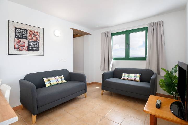 Ferienhaus 'San Roque 2' mit Bergblick und Wlan in Tinajo, Timanfaya