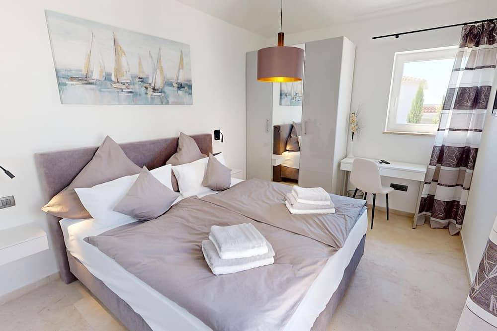 Villa Amelie for up to 8 people with pool and e-charging station near Porec in Visignano (Općina), Istria centrale