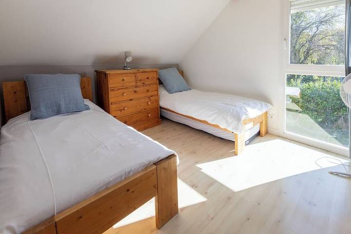 Villa Des Cotes - Vier Schlafzimmer Villa, Schläft 8 in Menthon-Saint-Bernard, Annecy und Umgebung