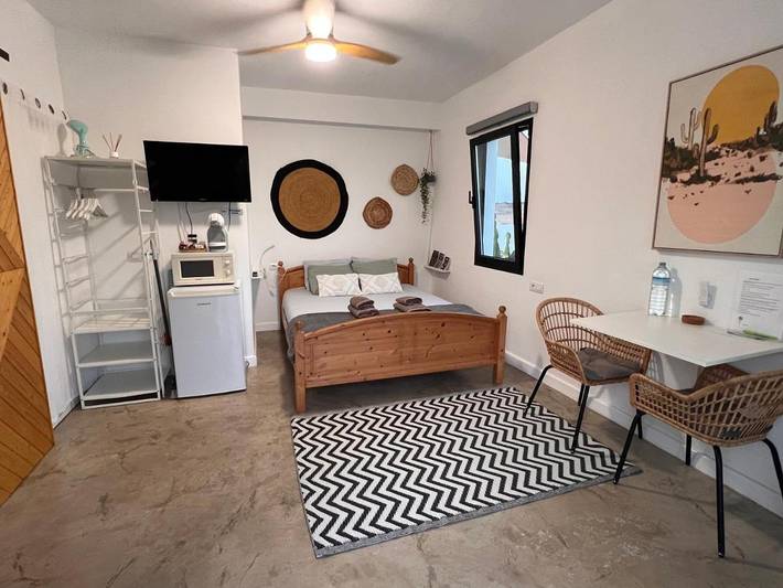 Gîte pour 2 personnes, avec vue et jardin à La Santa - 2