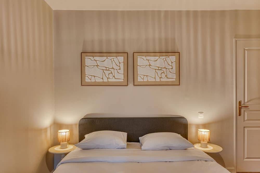 Ganze Wohnung, L’Atmosphère – Agréable T2 avec terrasse – 2 pers – Tram T5 in Bron, Rhône