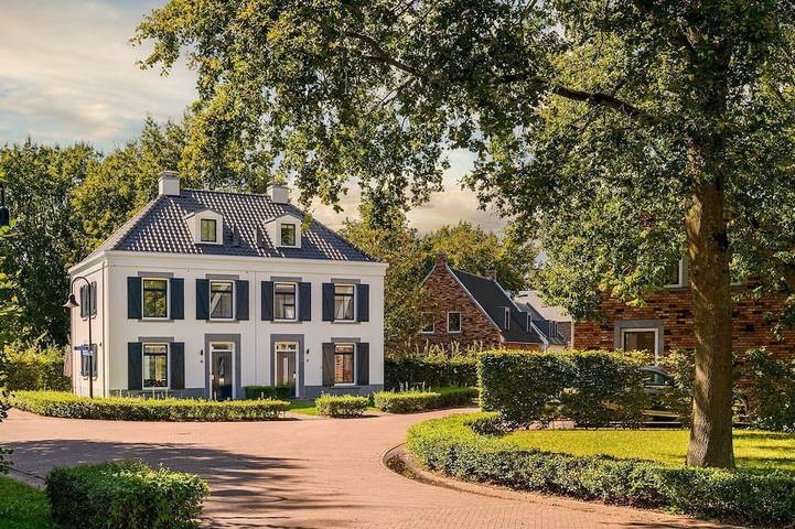 Gîte pour 8 personnes, avec terrasse ainsi que jardin et sauna