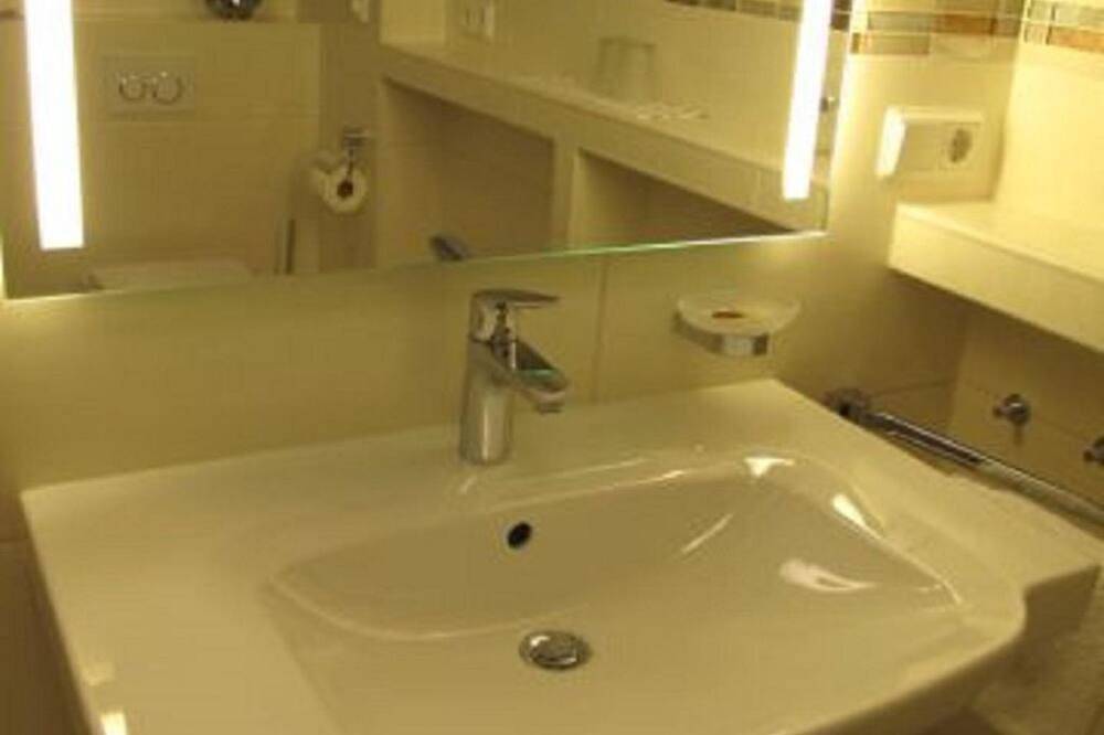 Ganze Wohnung, Doppelzimmer, Dusche, Wc, 1 Schlafraum - Haus Anna in Saarlouis, Saargau