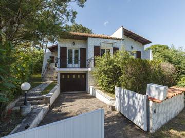 Gîte pour 10 personnes, avec balcon et jardin dans Golf de la Palmyre