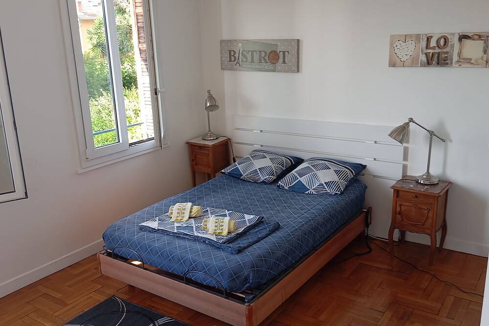 Fantastic view! Private bedroom in a 3-bedroom apartment with a private bathroom, in Nizza, Mittelmeerküste (Frankreich)