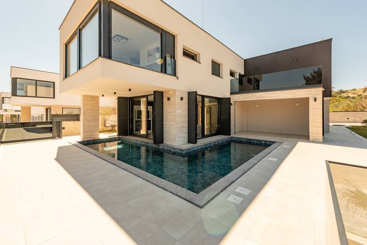 Villa pour 8 personnes, avec Balcon/Terrasse et Piscine dans Vir - 2