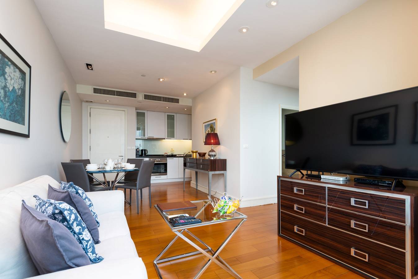 Apartamento entero, Ático de 2 habitaciones con servicios Skyvillas in Bangkok, Tailandia