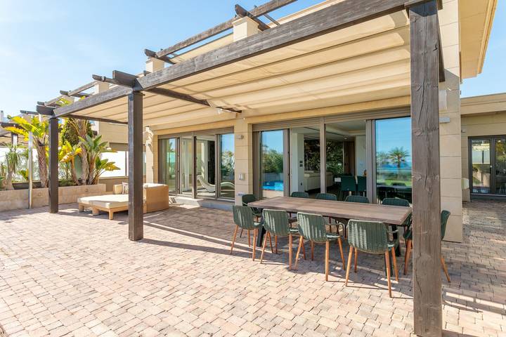Villa 'Mediterranean Beach' with Sea View, Wi-Fi and Air Conditioning in Los Arenales del Sol, Elche