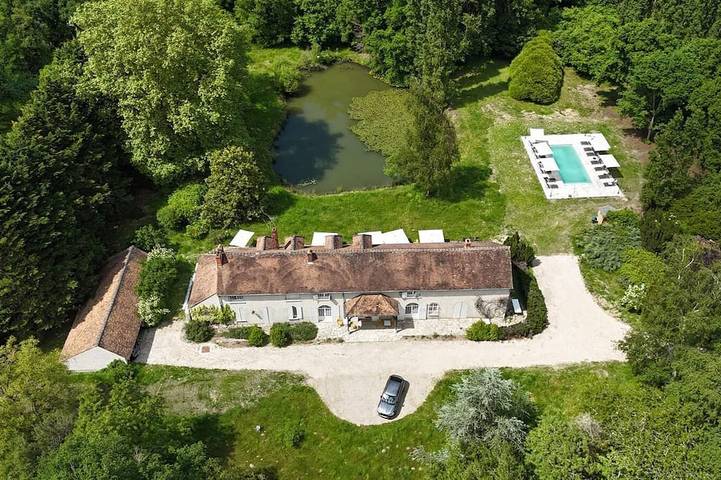 Location de vacances pour 25 personnes, avec piscine à Chevillon-sur-Huillard