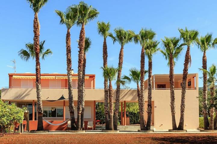 Ferienhaus für 6 Personen, mit Terrasse und Garten in St Llorenc de Balafia
