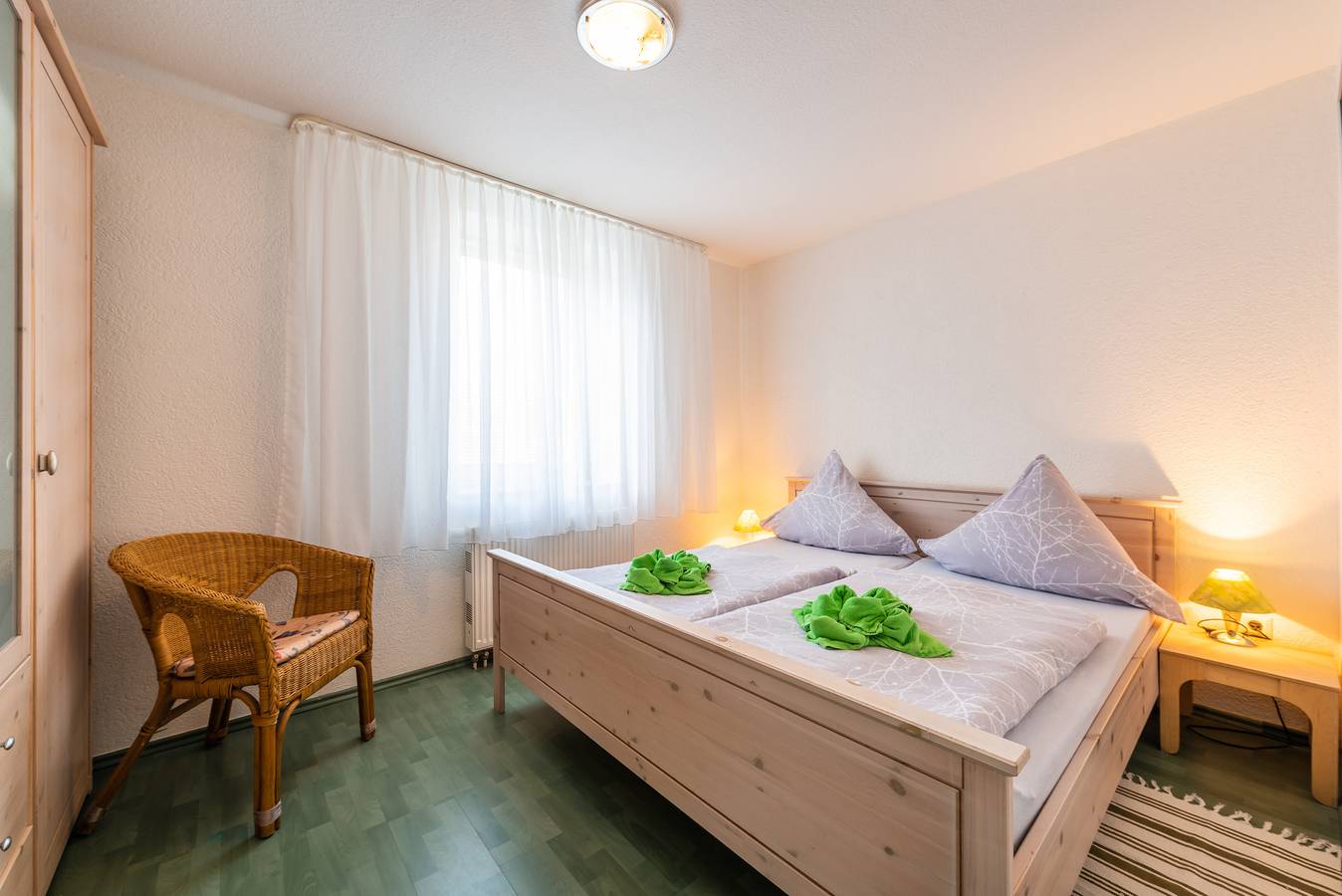 Entire apartment, Holiday Apartment "Villa Bella Vista - Meerblick 3" with Sea View, Balcony & Wi-Fi in Sassnitz, Jasmund National Park