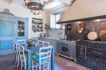 Vacation Rental for 7 Guests in Villa di Cornia, Moconesi, Picture 1