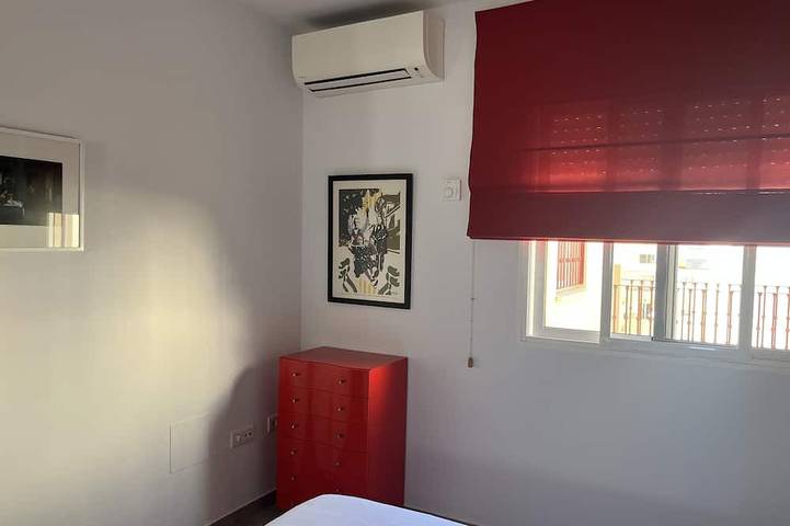 Entire apartment, Stunning penthouse apartment near the ocean with a view. Parking and Terrace in Torre del Mar, Vélez-Málaga