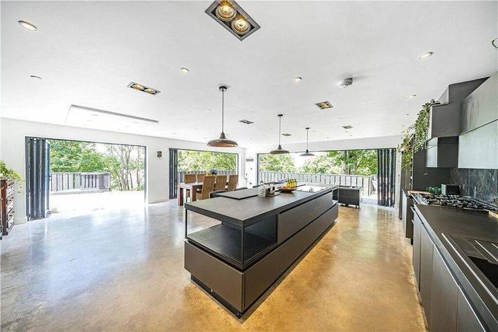 Villa pour 14 personnes, avec piscine et jacuzzi ainsi que jardin et sauna à Londres - 2