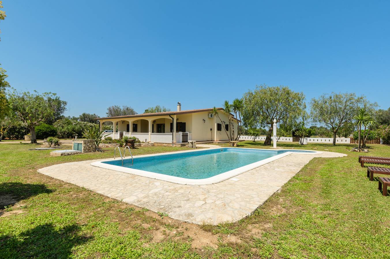 Villa Bella con piscina by Wonderful Italy in San Vito dei Normanni, Salento