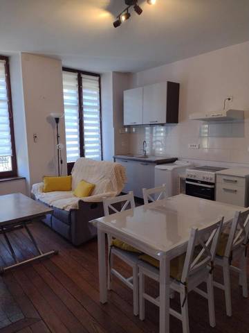 Gîte pour 2 personnes, avec balcon, animaux acceptés à Bourbonne-les-Bains