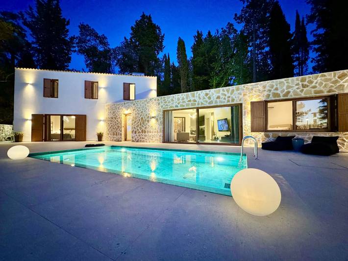 Villa für 10 Personen, mit Whirlpool und Garten in Griechenland