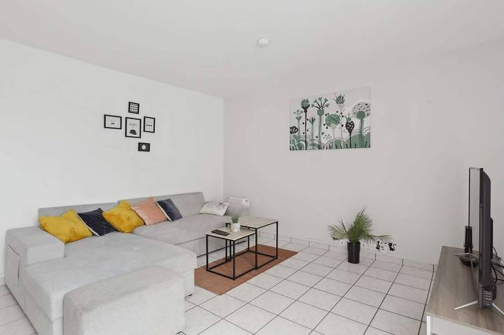 Location de vacances pour 9 personnes, avec balcon à Mantes-la-Jolie