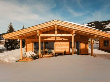 Chalet für 5 Personen, mit Garten und Pool sowie Sauna und Ausblick in Tannheimer Tal