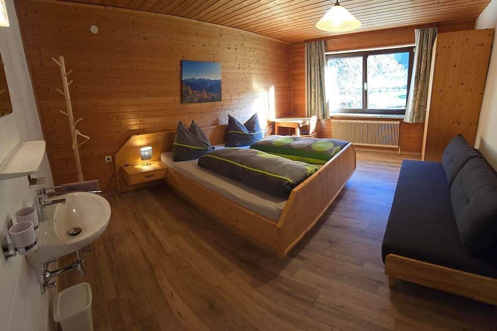 Ganze Wohnung, Ferienwohnung 1 - Ferienhaus Strickner in Stubaier Alpen, Obernberg am Brenner