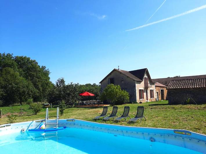 Location de vacances pour 12 personnes, avec piscine ainsi que jardin et vue à Cendrieux - 2