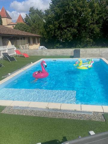 Chambre d’hôte pour 2 personnes, avec piscine ainsi que jardin et terrasse dans Haute-Garonne