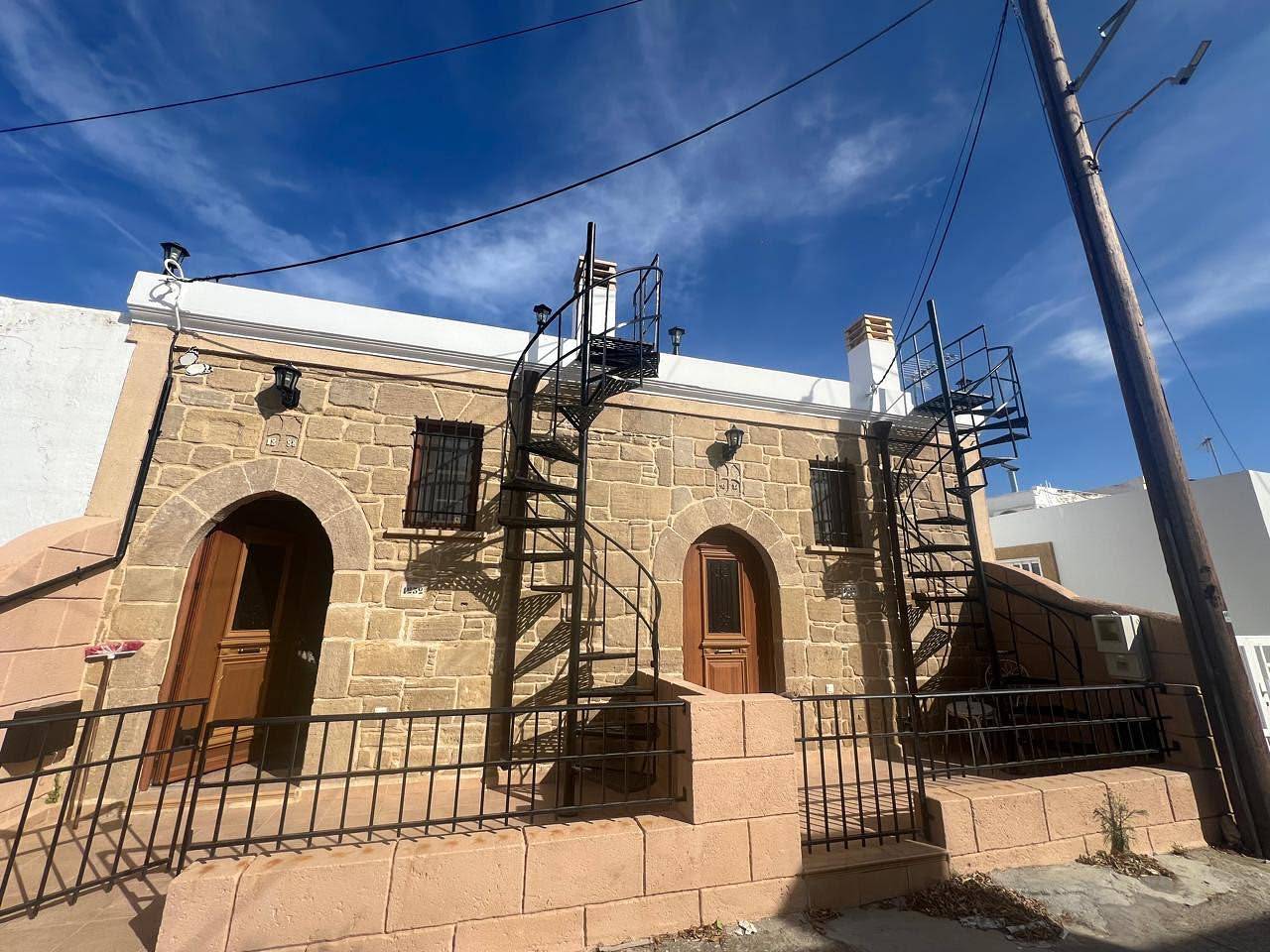 Appartement entier, Rustic 2 Bedroom Stone Apartment in Malonas Rodos in Rhodes