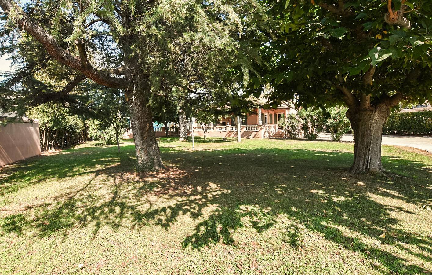 Appartement confortable avec piscine et parking, près de la rivière et des commerces in Orange, Vaucluse
