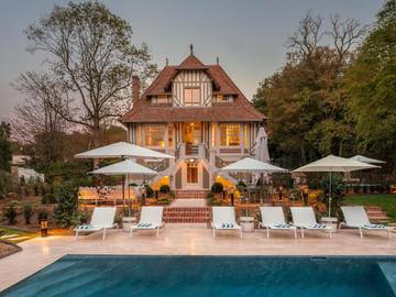 Villa pour 12 personnes, avec vue ainsi que jardin et piscine, animaux acceptés à Villers-sur-Mer