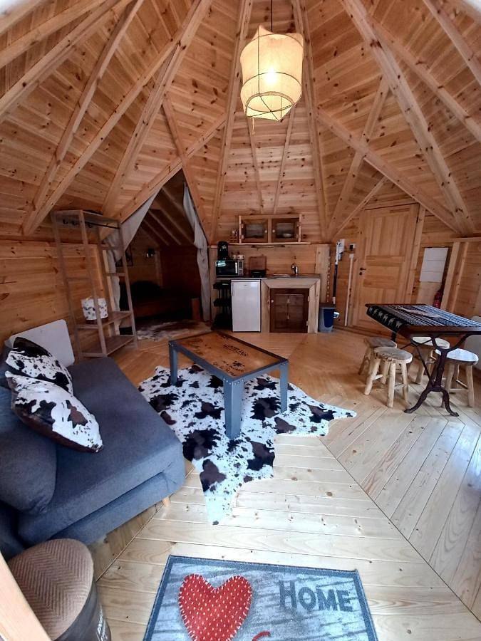 Gîte pour 3 personnes, avec Jacuzzi et Terrasse ainsi que Jardin et Sauna à La Chapelle-devant-Bruyères