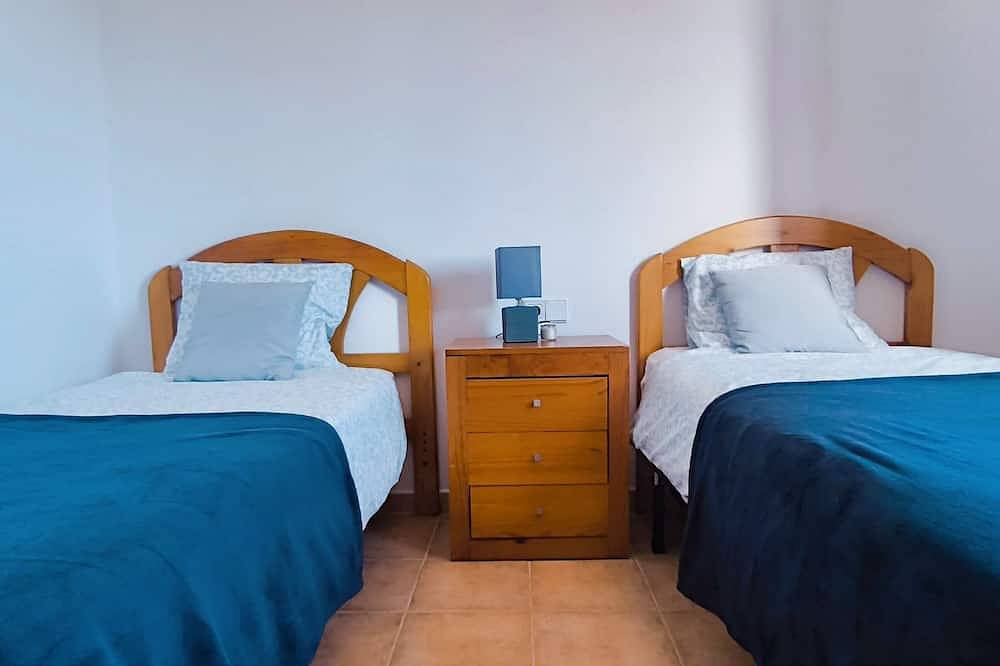 Entire apartment, Vv Maruja Apartment 3 Minutes From La Garita Beach Ideal To Disconnect in Arrieta, Haría