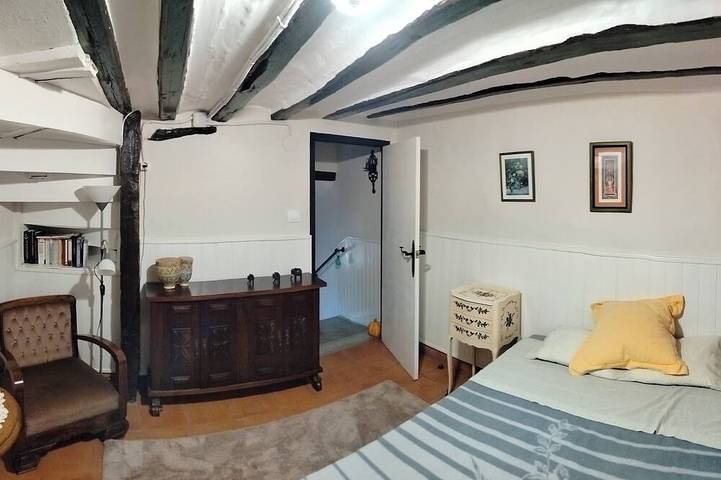 2 Bed Flat - Sleeps 4 - Parking - Wifi in Fuenmayor, La Rioja Province