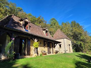 Chambre d’hôte pour 4 personnes, avec piscine à Douzillac
