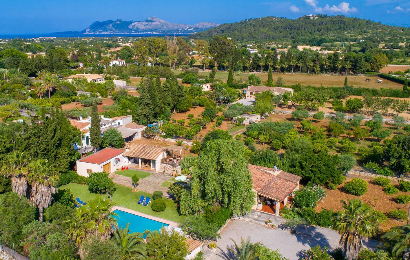 Ruhiger Rückzugsort auf der Terrasse mit Pool, Grill und WiFi in Pollença, Mallorca Norden