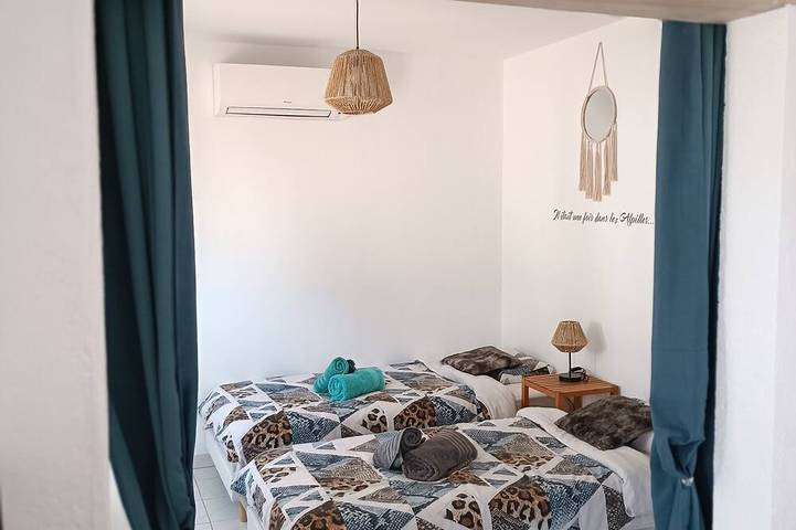 Location de vacances pour 6 personnes, avec jardin à Aureille - 4