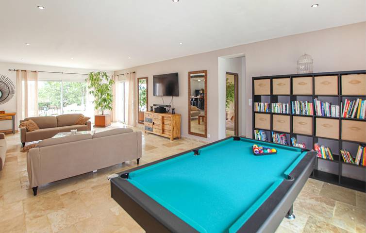 Acogedor apartamento con piscina y WiFi cerca de Grignan in Grignan, Región de Nyons