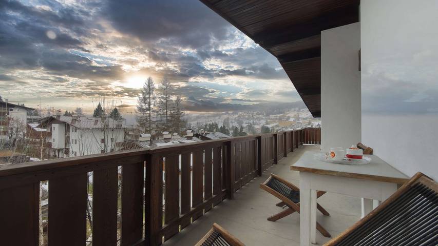 Ganze Wohnung, Ferienwohnung für 5 Personen mit Balkon in Cortina d'Ampezzo, Dolomiti Superski