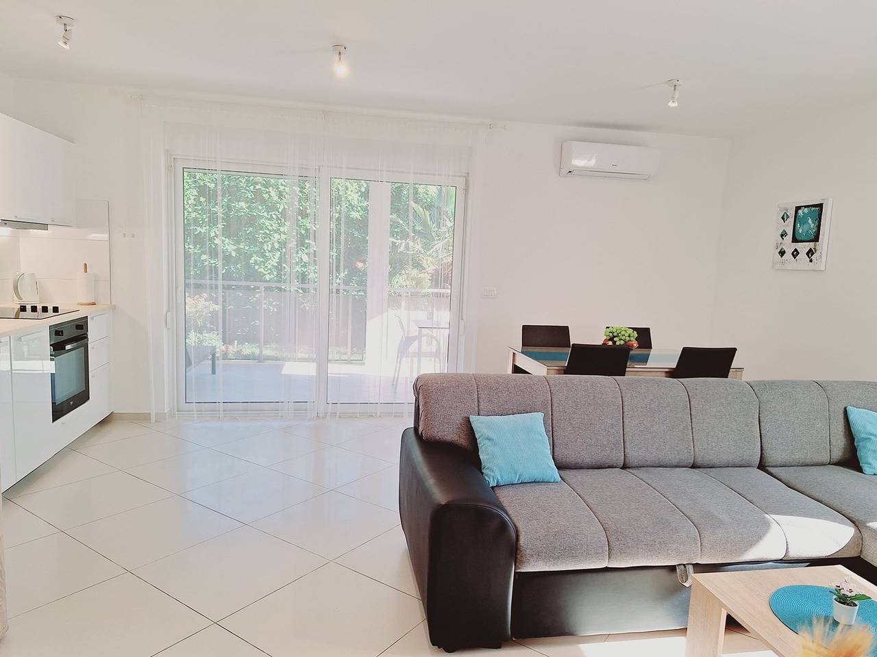 Ganze Wohnung, Apartment mit einem Schlafzimmer Enelani A1 in Kastel Stafilic, Kaštela