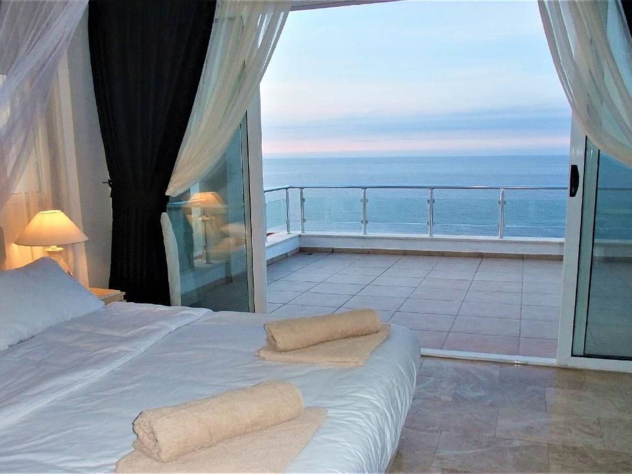 Villa "Meerblick" mit Infinity-Pool in Northern Cyprus