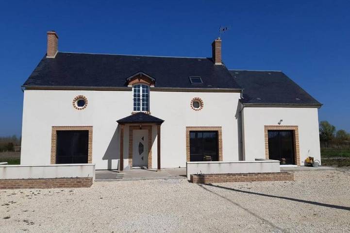 Location de vacances pour 13 personnes, avec terrasse et jardin à Marmagne (Cher)