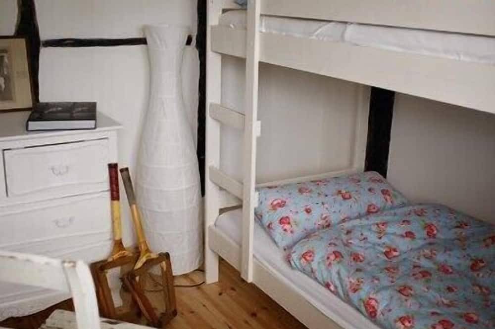 Mit Kaminofen, kostenfreiem Brennholz, Wlan, Sauna, Garten, wenige Min Strand. in Behrensdorf, Hohwachter Bucht