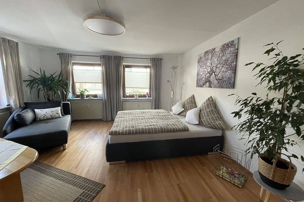 Apartamento entero, Gemütliche Ferienwohnung Direkt am Fahrrad- Wanderweg / 2 Gehminuten vom Badesee in Heiligenstadt, Franconia Suiza