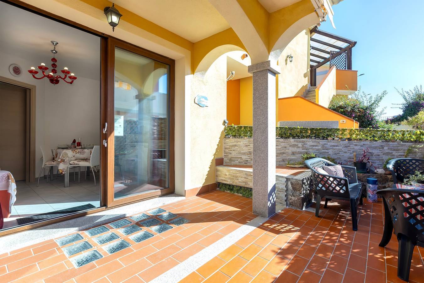 Casa Vacanze 'Petra Maris' con Giardino Privato, Balcone e Wi-Fi in Lu Bagnu, Castelsardo