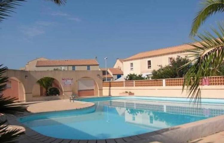 Gîte pour 4 personnes, avec piscine et jardin dans Plage des Aresquiers - 3