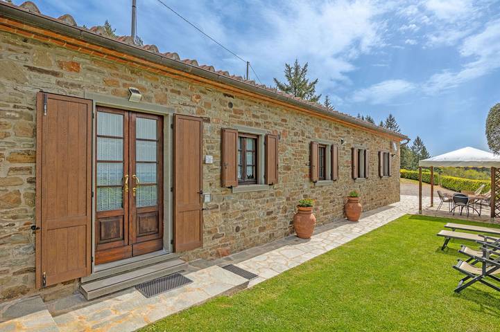 Casa vacanza per 4 persone, con vista lago e giardino in Provincia di Arezzo