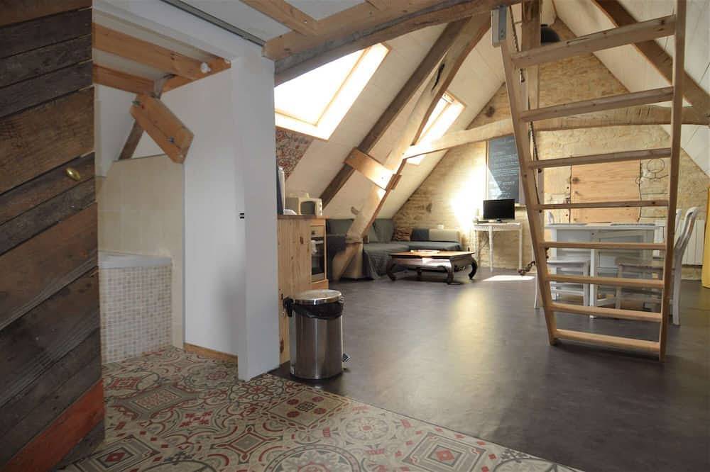 Entire apartment, Charming seaside studio - Wifi in Luc-sur-Mer, Caen region