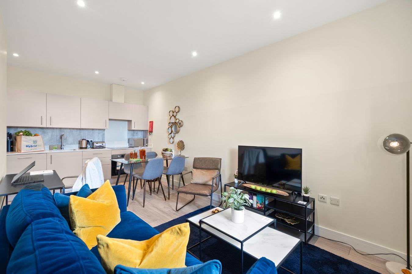 Ganze Wohnung, Hybrid Resi Cheam - Two Bedroom Apartment in Sutton (London), London