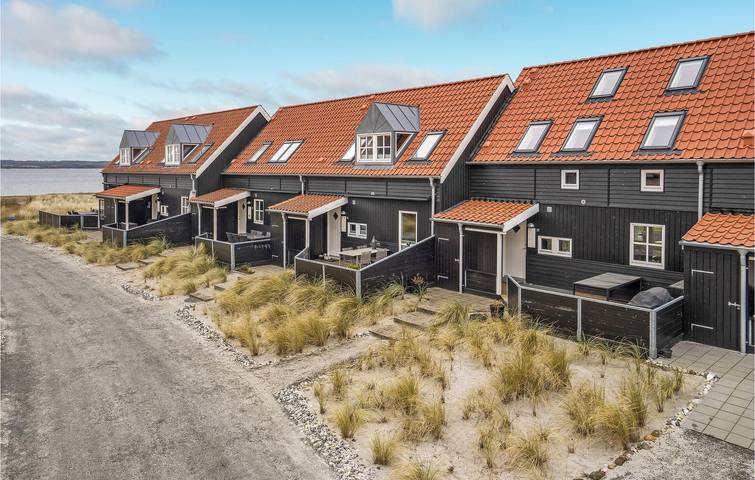 Ferienhaus für 6 Personen, mit Terrasse und Whirlpool sowie Garten in Juelsminde
