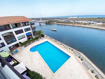 Gîte pour 4 personnes, avec piscine et vue dans Plage du pont tournant